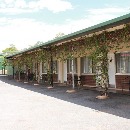 The Lodge Outback Motel Broken Hill Exterior photo