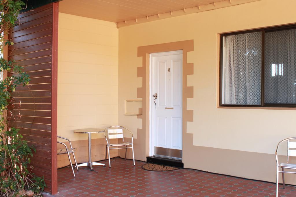 The Lodge Outback Motel Broken Hill Exterior photo