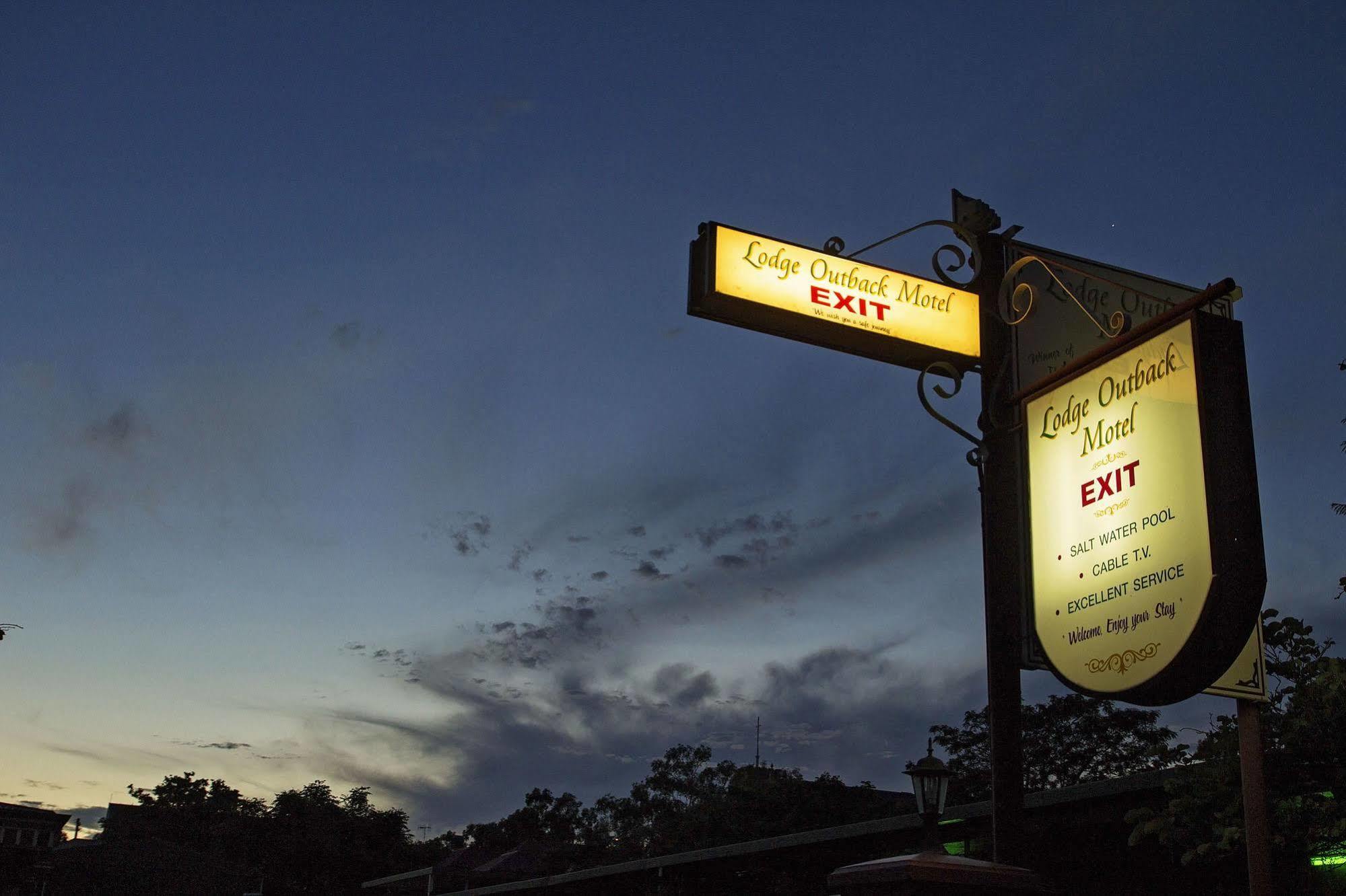 The Lodge Outback Motel Broken Hill Exterior photo